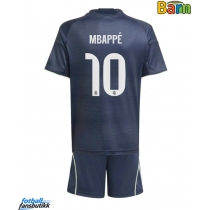 Real Madrid Kylian Mbappe #10 Bortedraktsett Barn 2025-26 Kortermet (+ Korte bukser)